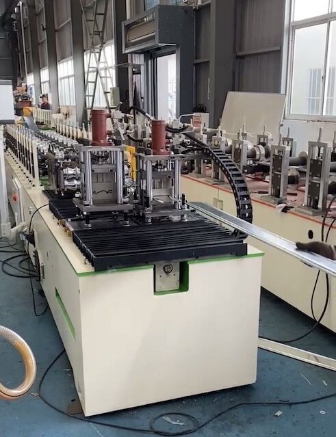 1851253e102516d92f952fe2a90d0b82_f0f5b85f1983de3f758c2bfa67a0bf0b Multi Trim Roll Forming Machine